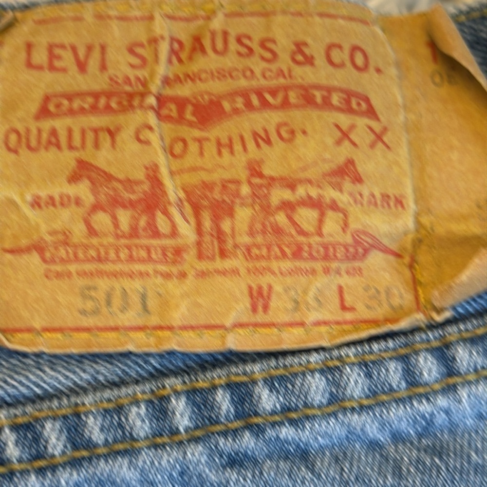 Mens Levi’s 501 Button Fly Light Wash 38 SHORT - Picture 7 of 7